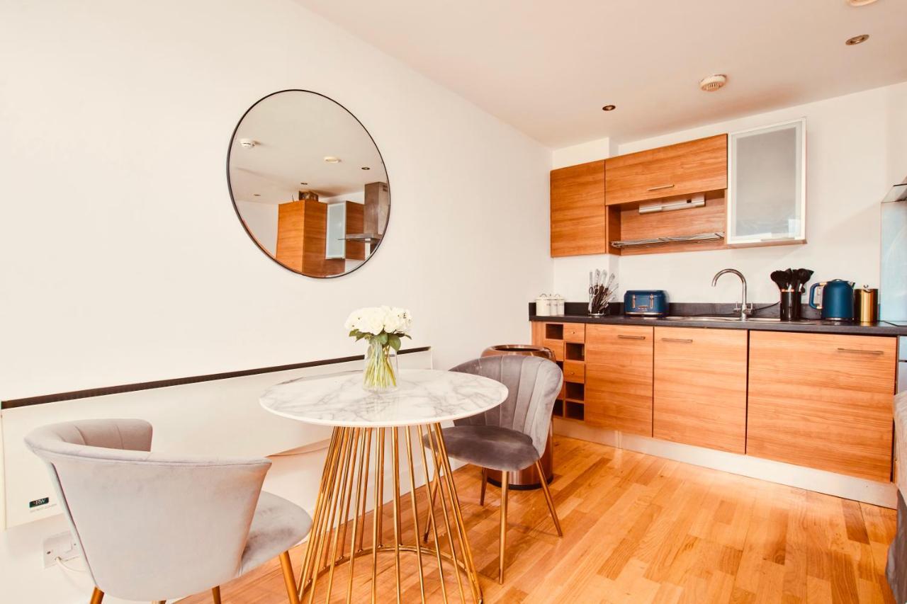 King Deluxe City Apt Large Balcony& Free Parking! Leeds  Bagian luar foto
